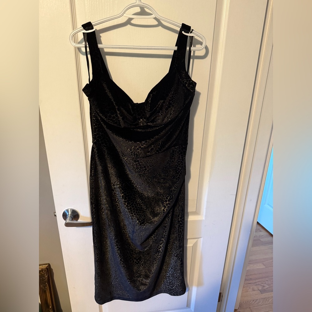 Black Velvet Dress with Subtle Leopard Print Shine - Picture 7 of 11